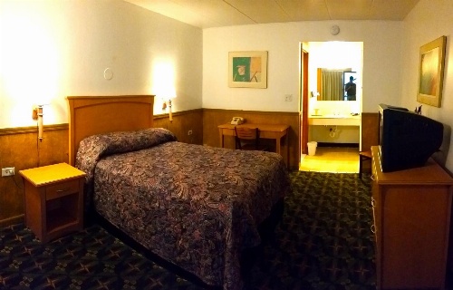 Beltway Motel and Suites image 4